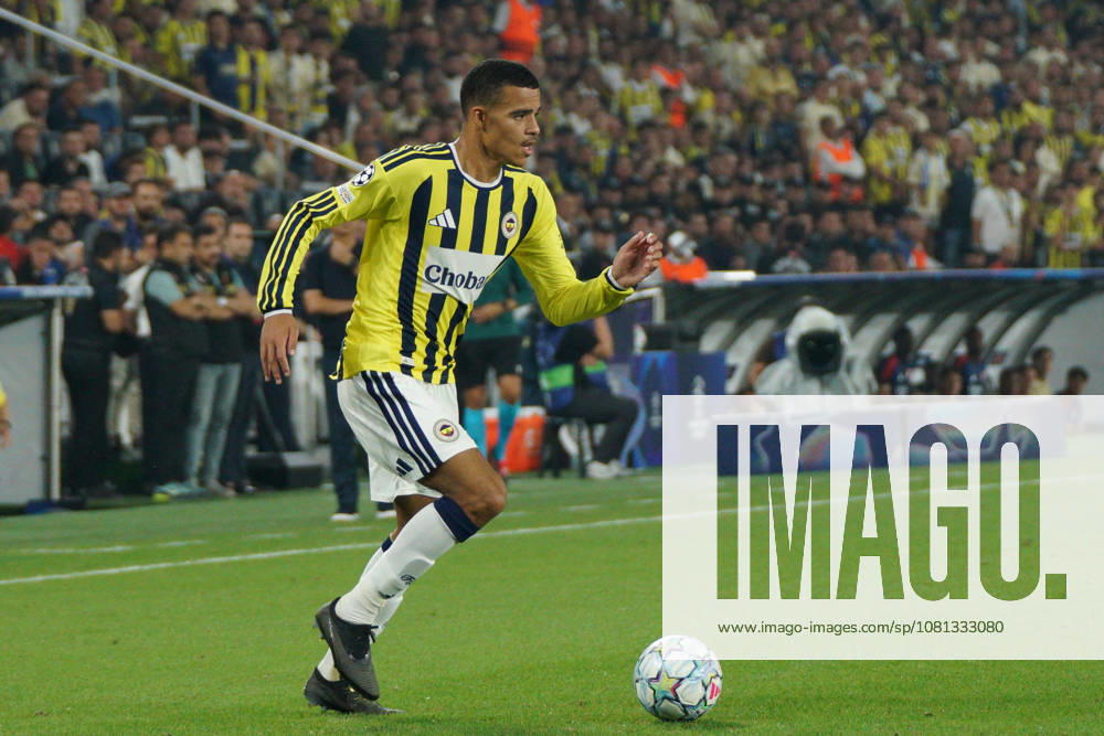 Mason Greenwood (C) of Fenerbahce controls the ball during the UEFA Champions League play-off round match between Fenerbahce and Olympique Lyonnais at the Chobani Stadium, Fenerbahce Sukru Saracoglu Sports Complex in Istanbul, Turkey, on August 18, 2026. Kadikoy Turkey - ZUMAu194 20260818_zip_u194_021