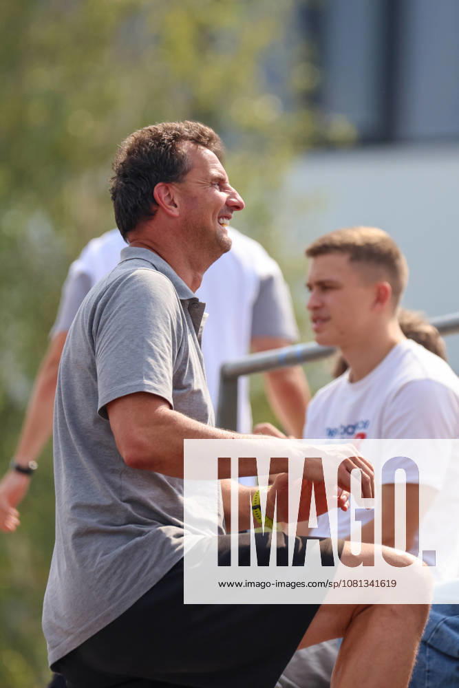 Herzogenaurach, Germany, August 16, 2026: Friendly match between Olympique Lyon Women and Eintracht Frankfurt Women. Pictured: Michael Fuchs, goalkeeper coach for the DFB Women s National Team, Germany