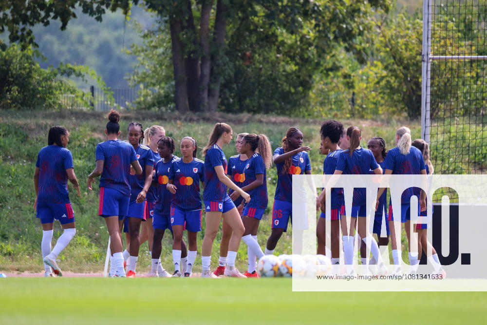 Friendly Match: Olympique Lyon Women vs. Eintracht Frankfurt Women Pictured: The Olympique Lyon players during warm-ups