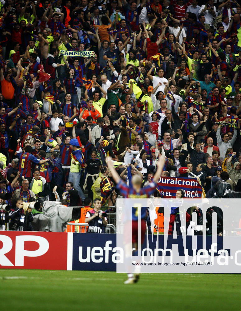 Soccer, Champions League Final: Henrik Larsson, Barcelona, celebrating with the crowd after winning the Champions League in Paris, France