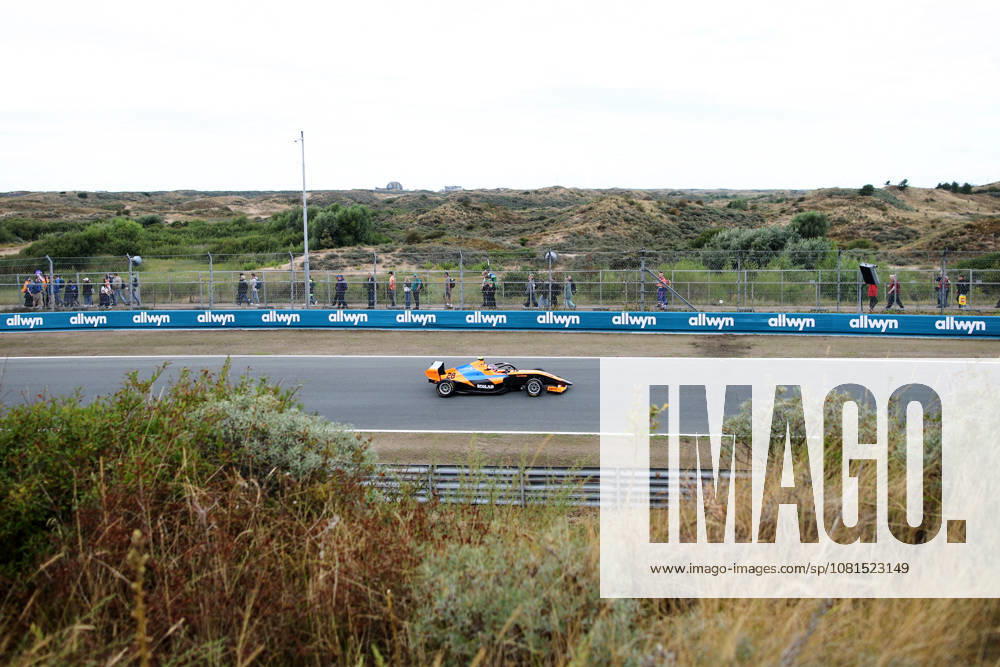AUTO - F1 ACADEMY 2026 - ZANDVOORT 28 STEVENS Ella (gbr), Rodin Motorsport supported by McLaren Oxagon, Tatuus F4-T421, action during the 4th round of the 2026 F1 Academy from August 21 to 23, 2026 on the Zandvoort Circuit, in Zandvoort, Netherlands - ZandvoortNetherlands