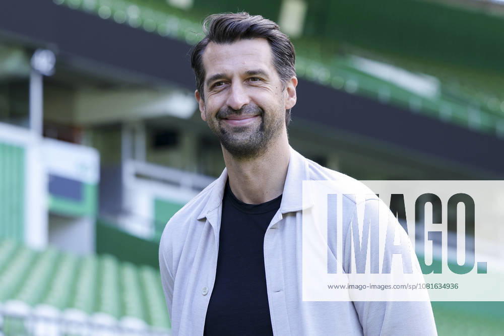 Jonas Boldt, Sports Director of Hannover 96, smiles during the DFB Cup match between SV Hemelingen and Hannover 96 at Weserstadion on August 22, 2026, in Bremen, Germany Photo by Marco Steinbrenner, DeFodi Images Jonas Boldt, Sports Director of Hannover 96, smiles during the DFB Cup match between SV Hemelingen and Hannover 96 at Weserstadion on August 22, 2026 in Bremen, Germany. Photo by Marco Steinbrenner, DeFodi Images. Photo by Marco Steinbrenner, DeFodi Images