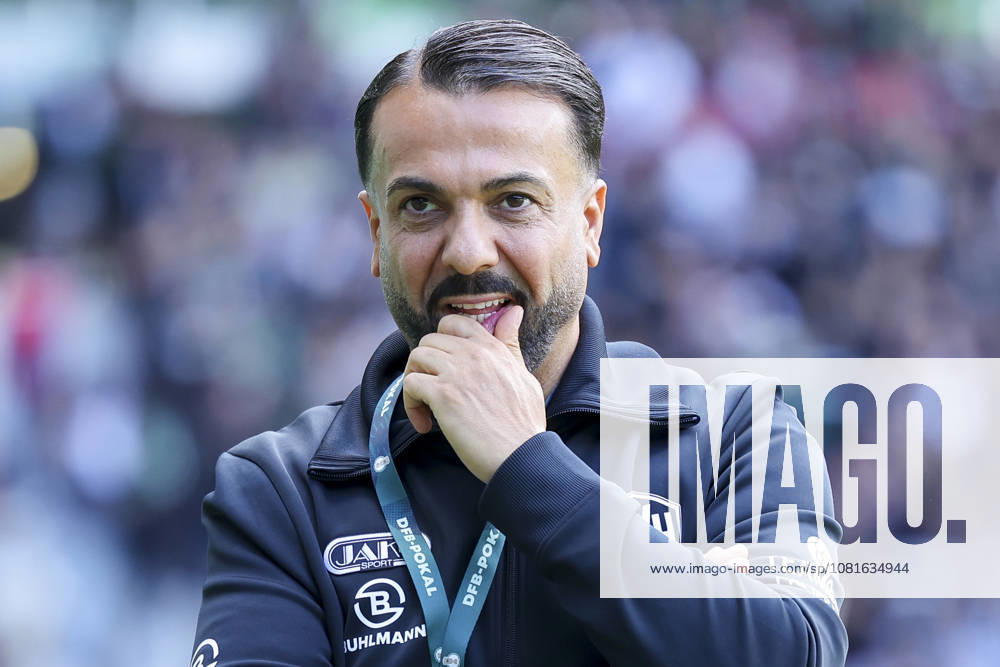 Coach Feyhat Tuncel of SV Hemelingen looks on during the DFB Cup match between SV Hemelingen and Hannover 96 at Weserstadion in Bremen on August 22, 2026, Germany. Photo by Marco Steinbrenner, DeFodi Images. Coach Feyhat Tuncel of SV Hemelingen looks on during the DFB Cup match between SV Hemelingen and Hannover 96 at the Weserstadion on August 22, 2026 in Bremen, Germany. Photo by Marco Steinbrenner, DeFodi Images. Photo by Marco Steinbrenner, DeFodi Images.