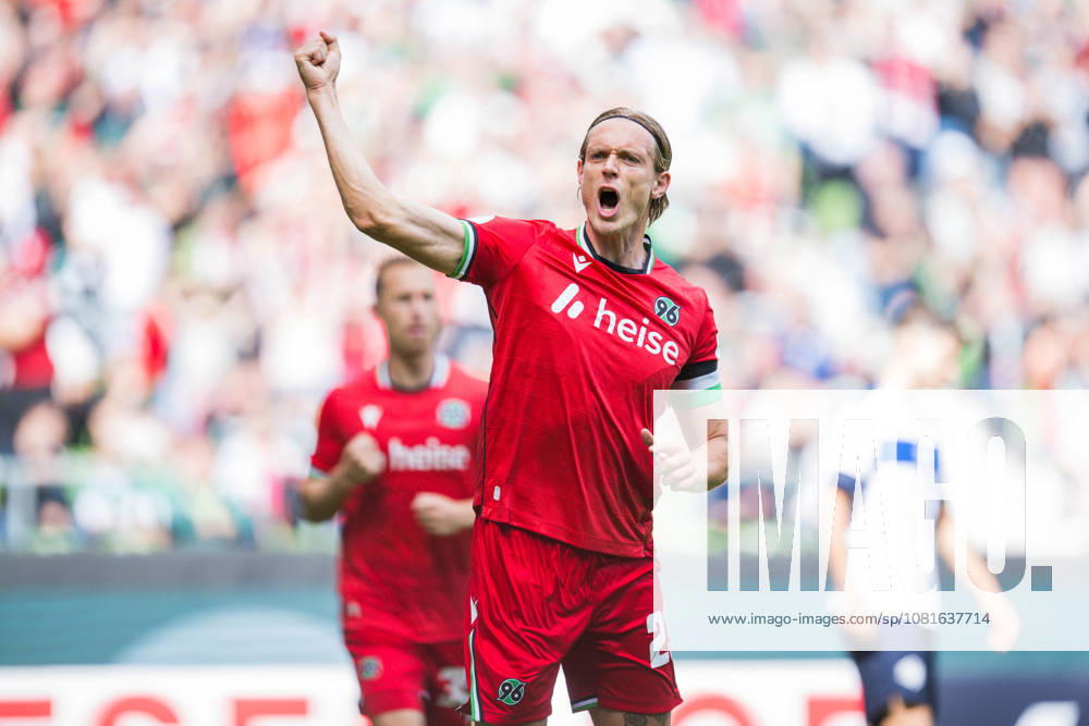Soccer, 2026–2027, DFB Cup, 1st Round, SV Hemelingen vs. Hannover 96, Stefan Teitur Thordarson; Hannover celebrates after his goal to make it 0–1. DFB REGULATIONS PROHIBIT ANY USE OF PHOTOGRAPHS AS IMAGE SEQUENCES AND OR QUASI-VIDEO