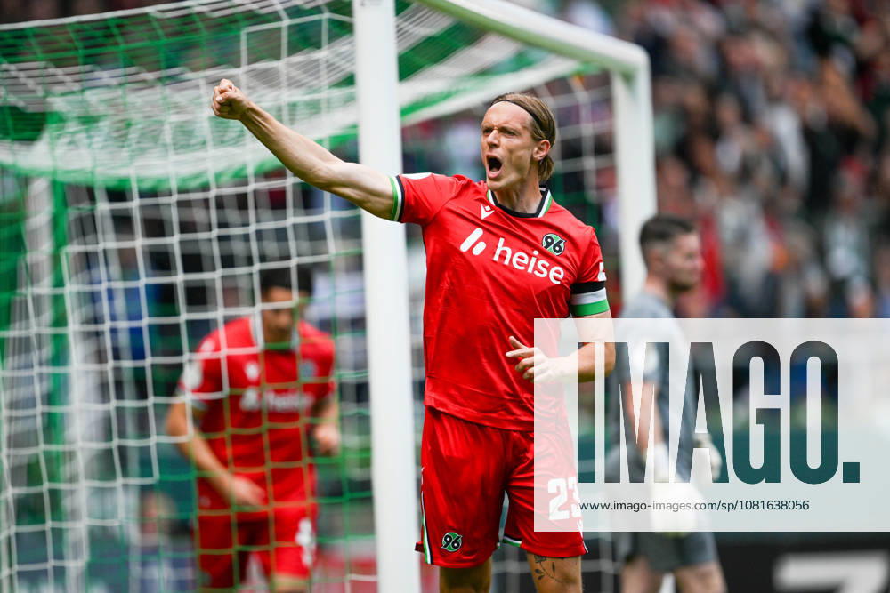 DFB Cup 26-27: SV Hemelingen vs. Hannover 96 on August 22, 2026, at the Weserstadion in Bremen. Cheers, goal celebrations, goal scorers—goal scorer Stefan Teitur Poroarson of Hannover celebrates after scoring the 0-1 goal. MT