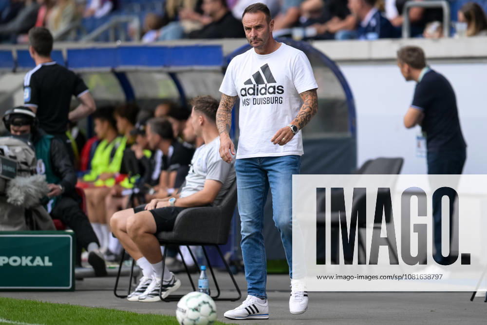 Soccer, DFB Cup, 20260822, MSV Duisburg vs. SV 07 Elversberg. Pictured: Duisburg coach Dietmar HIRSCH. Duisburg, Schauinsland Reisen Arena, North Rhine-Westphalia, Germany