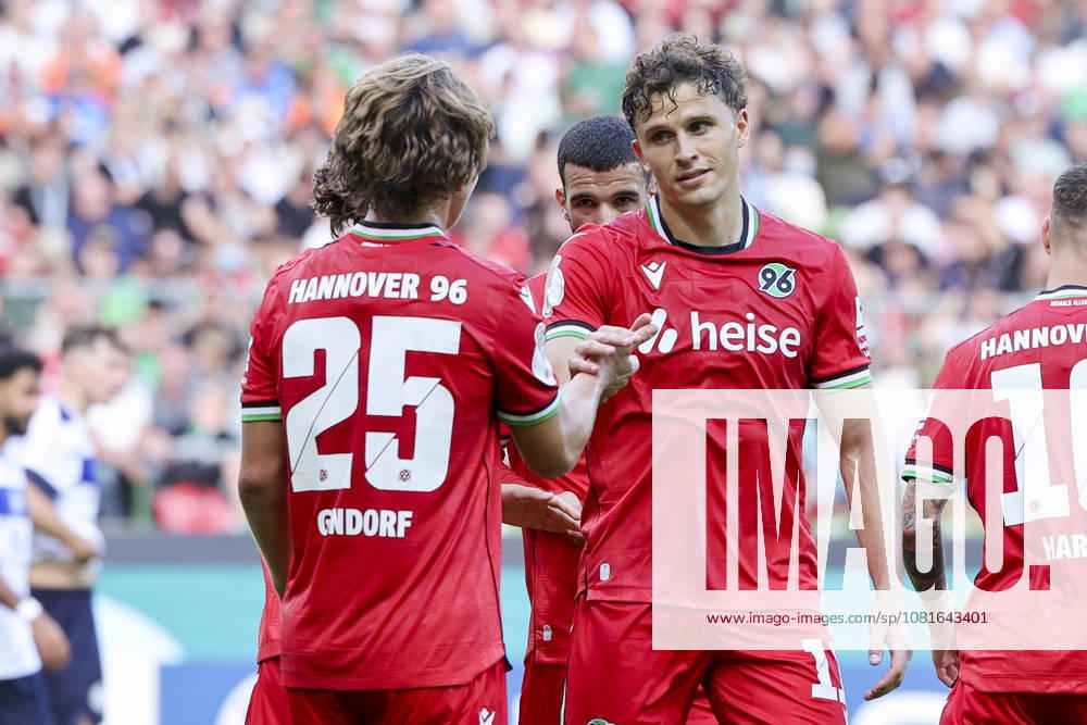 Lars Gindorf of Hannover 96 celebrates his goal—making the score 0–6—with Benedikt Pichler of Hannover 96 during the DFB Cup match between SV Hemelingen and Hannover 96 at Weserstadion on August 22, 2026, in Bremen, Germany Photo by Marco Steinbrenner, DeFodi Images Lars Gindorf of Hannover 96 celebrates after scoring his team’s sixth goal with Benedikt Pichler of Hannover 96 during the DFB Cup match between SV Hemelingen and Hannover 96 at Weserstadion on August 22, 2026 in Bremen, Germany. Photo by Marco Steinbrenner, DeFodi Images. Photo by Marco Steinbrenner, DeFodi Images.