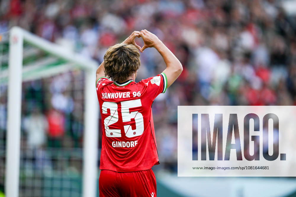 DFB Cup: SV Hemelingen 26–27 Hannover 96 on August 22, 2026, at the Weserstadion in Bremen—cheers, goal celebrations, goal scorers; Lars Gindorf, Hannover’s goal scorer, celebrates after scoring to make it 0–6 MT
