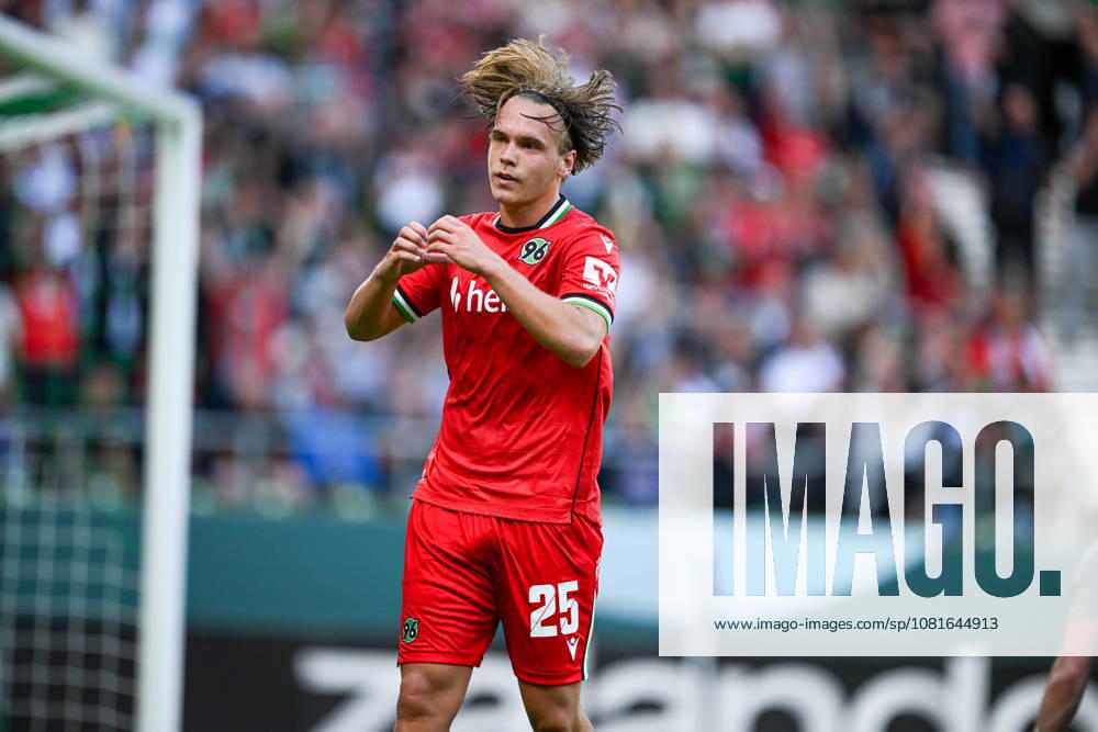 DFB Cup 26-27: SV Hemelingen vs. Hannover 96 on August 22, 2026, at the Weserstadion in Bremen—Cheers, goal celebrations, goal scorers, goal scorer Lars Gindorf; Hannover celebrates after his goal to make it 0-6 MT