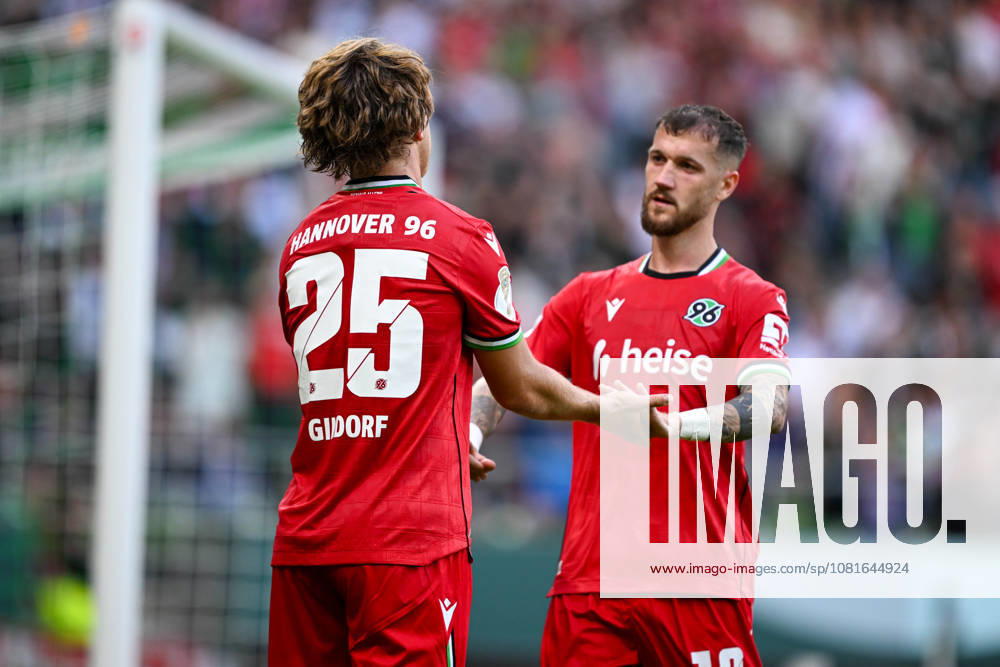 DFB Cup 26-27: SV Hemelingen vs. Hannover 96 on August 22, 2026, at the Weserstadion in Bremen—Cheers, goal celebrations, goal scorers, goal scorer Lars Gindorf; Hannover celebrates after his goal to make it 0-6 MT