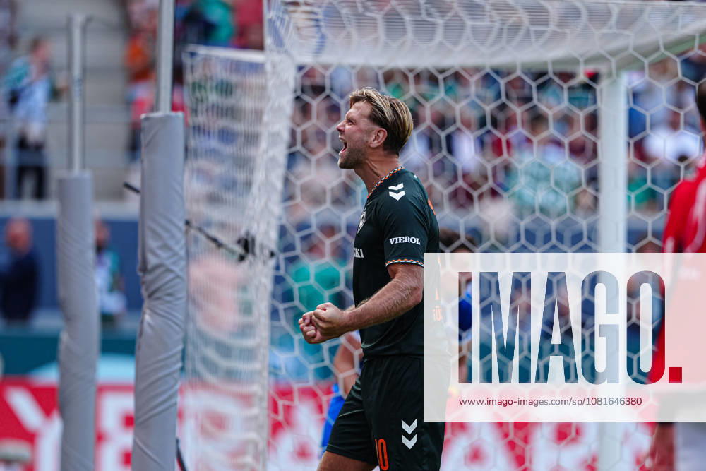 Goal celebration after Niclas Füllkrug scored the 0–2 goal on a penalty kick for SV Werder Bremen, August 10, 2026, Lüneburger SK Hansa vs. SV Werder Bremen, soccer, DFB Cup, 1st round, 2026–2027 season, August 22, 2026, Germany, Lüneburger SK Hansa vs. SV Werder Bremen, Soccer, DFB Cup, First Round, 2026–2027 Season, August 22, 2026, Hamburg