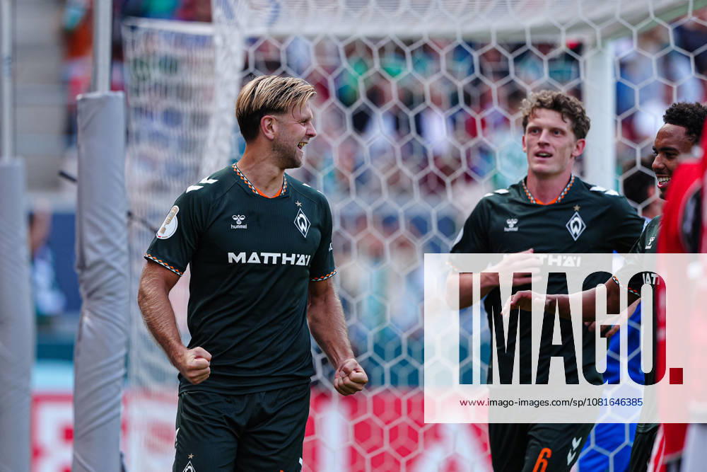 Goal celebration after Niclas Füllkrug scored the 0–2 goal on a penalty kick for SV Werder Bremen, August 10, 2026, Lüneburger SK Hansa vs. SV Werder Bremen, soccer, DFB Cup, 1st round, 2026–2027 season, August 22, 2026, Germany, Lüneburger SK Hansa vs. SV Werder Bremen, Soccer, DFB Cup, First Round, 2026–2027 Season, August 22, 2026, Hamburg