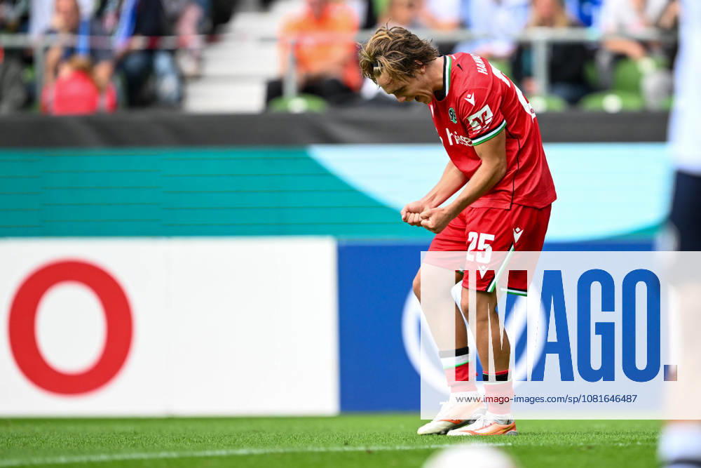 DFB Cup 26-27: SV Hemelingen vs. Hannover 96 on August 22, 2026, at the Weserstadion in Bremen—cheers, goal celebrations, goal scorers, goal scorer Lars Gindorf; Hannover celebrates after his goal to make it 0-7 MT