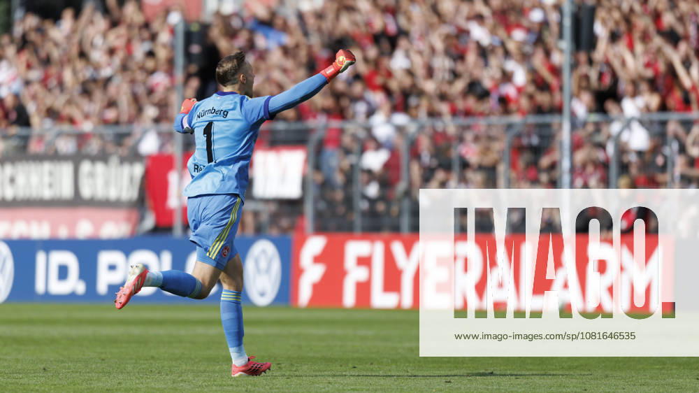 Jan Reichert (1. FC Nuernberg, 1) celebrates the 0:1 of Piet Scobel (1. FC Nuernberg, 19) with the fans during the DFB-Cup match between Viktoria Koeln vs. 1. FC Nuernberg at the Sportpark Hoehenberg on August 22, 2026 in Koeln, Germany. DFL REGULATIONS PROHIBIT ANY USE OF PHOTOGRAPHS AS IMAGE SEQUENCES AND OR QUASI-VIDEO. Nordrhein-Westfalen Germany