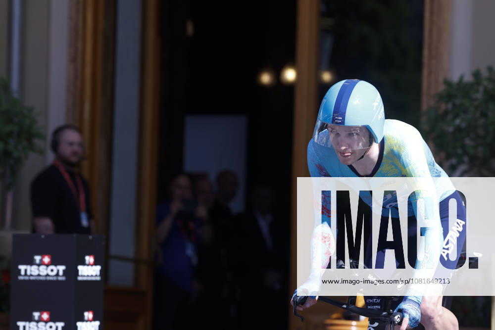 Dutch rider Darren van Bekkum (Astana) in action during Tour of Spain s first stage, a 9.4 kilometers time trial in Monaco. First stage. Time trial in Monaco (9.4 km) !ACHTUNG: NUR REDAKTIONELLE NUTZUNG!