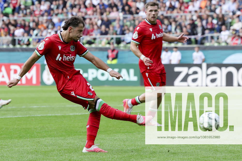Taycan Ectibasi of Hannover 96 scores the goal to make it 1–9 with this shot during the DFB Cup match between SV Hemelingen and Hannover 96 at Weserstadion on August 22, 2026, in Bremen, Germany. Photo by Marco Steinbrenner, DeFodi Images. Taycan Ectibasi of Hannover 96 scores the goal to make it 1–9 with this shot during the DFB Cup match between SV Hemelingen and Hannover 96 at Weserstadion on August 22, 2026 in Bremen, Germany. Photo by Marco Steinbrenner, DeFodi Images. Photo by Marco Steinbrenner, DeFodi Images.
