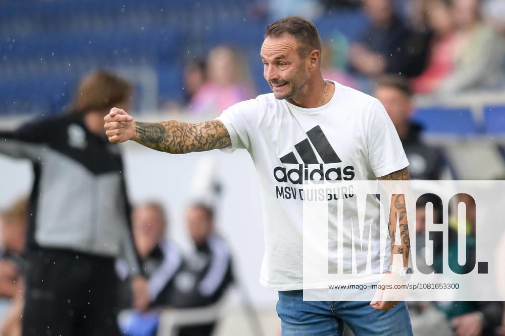 Soccer, DFB Cup, 20260822, MSV Duisburg vs. SV 07 Elversberg Pictured: Duisburg coach Dietmar HIRSCH, Duisburg Schauinsland Reisen Arena, North Rhine-Westphalia, Germany