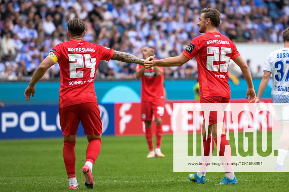 Soccer, DFB Cup, 20260822, MSV Duisburg vs. SV 07 Elversberg. Pictured, from left: Luca SCHNELLBACHER (Elversberg, 24) and Lukas PETKOV (Elversberg, 25). Duisburg, Schauinsland Reisen Arena, North Rhine-Westphalia, Germany