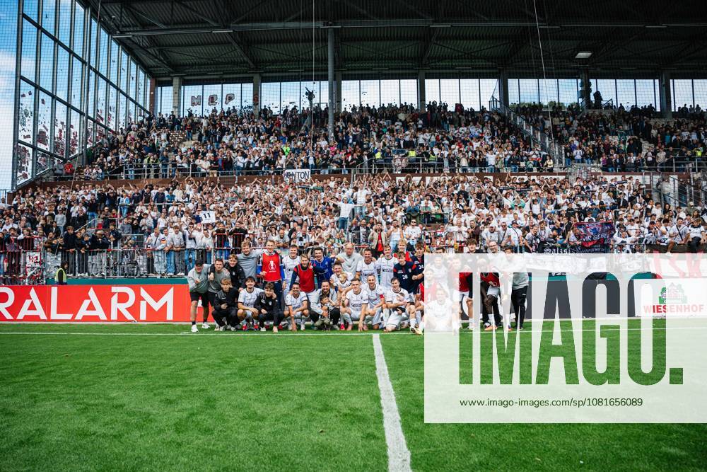 DFB Cup: Lüneburger SK vs. SV Werder Bremen, August 22, 2026—The team in front of the fans—Soccer, DFB Cup, First Round: Lüneburger SK vs. SV Werder Bremen on August 22, 2026, at Millerntor Stadium, Hamburg. DFB regulations prohibit any use of photographs as image sequences and or quasi-video.