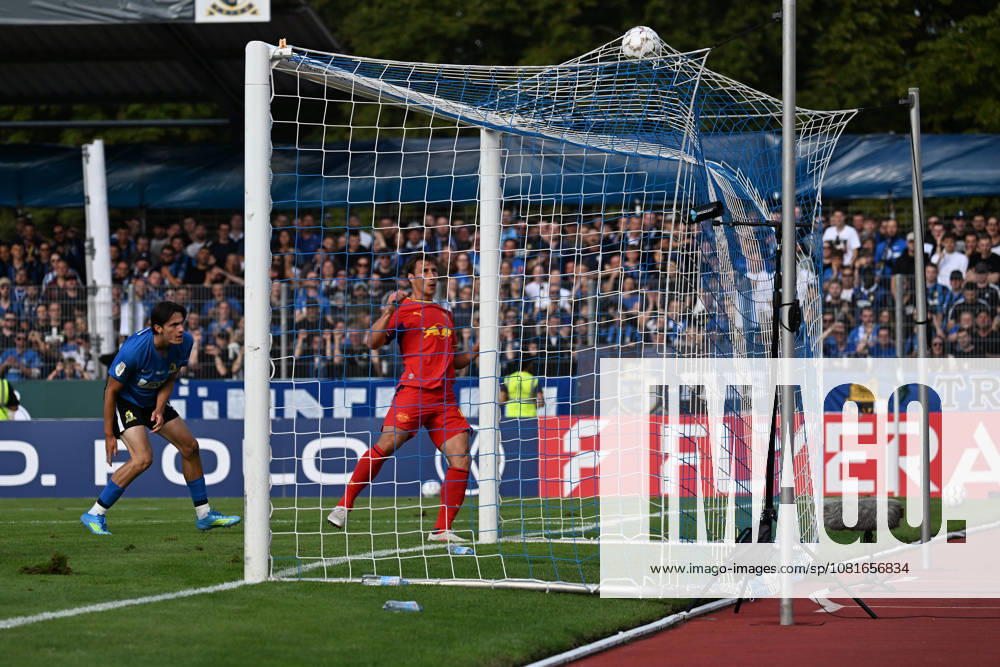 Soccer, DFB Cup 1st Round, Eintracht Trier vs. RB Leipzig, Willi Orban (RB Leipzig) goal scorer, scores the goal, 0–2 Trier