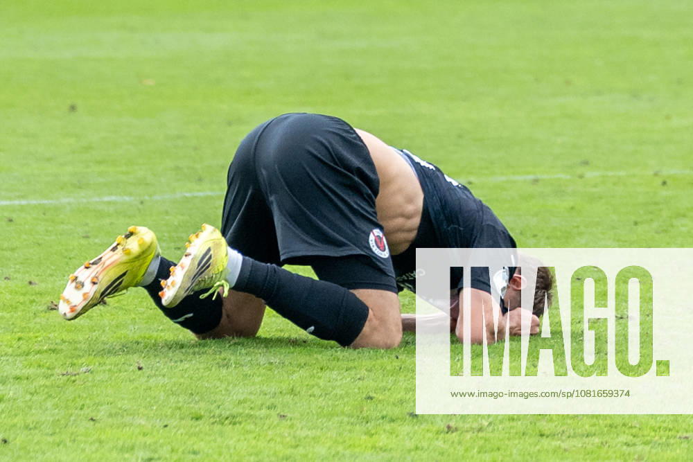 Niklas Jahn of Viktoria Cologne, 16, is disappointed after missing a penalty kick. Viktoria Cologne vs. 1. FC Nuremberg, Soccer, DFB Cup, 1st Round, 2026–2027 Season, August 22, 2026. DFL and DFB regulations prohibit any use of photographs as image sequences and or quasi-video. Viktoria Cologne vs. 1. FC Nuremberg, soccer, DFB Cup, 1st round, 2026–2027 season, August 22, 2026 Cologne