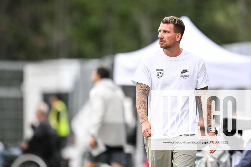 Coach Pascal Reinhardt of SG Sonnenhof Grossaspach watches during the DFB Cup first-round match between SG Sonnenhof Grossaspach and Arminia Bielefeld at the Wir machen Druck Arena on August 22, 2026, in Grossaspach, Germany. Photo by Harry Langer, DeFodi Images. Coach Pascal Reinhardt of SG Sonnenhof Grossaspach looks on during the DFB Cup first-round match between SG Sonnenhof Grossaspach and Arminia Bielefeld at the Wir machen Druck Arena on August 22, 2026 in Grossaspach, Germany Photo by Harry Langer DeFodi Images Photo by Harry Langer DeFodi Images DFB and DFL regulations prohibit any use of photographs as image sequences and or quasi-video