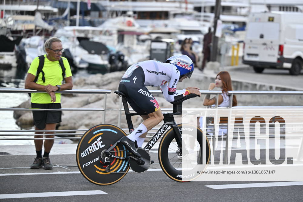 Start of the Vuelta a Espana in Monaco A cyclist at the start of the Vuelta a Espana on August 22, 2026, in Monaco, France. The 2026 Vuelta a Espana begins today, August 22, in Monaco and ends on Sunday, September 13, in Granada. There will be 21 stages, 3,275 km, and more than 58,000 meters of cumulative elevation gain. For the first time, the final finish will not be in Madrid, but in the vicinity of the Alhambra. AUGUST 22, 2026 CYCLING TOUR ROYALTY CYCLING BIKES BICYCLES TIME TRIAL START FIRST STAGE MONACO TOUR CASINO Monaco France Monaco France Spain