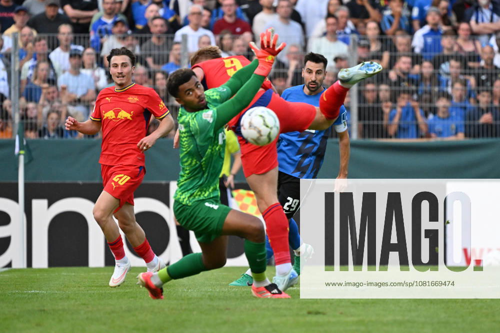 Soccer, DFB Cup, First Round, Eintracht Trier vs. RB Leipzig, Leon Oumar transfers to SV Eintracht Trier 05, Conrad Harder and Schandorff (RB Leipzig), tackle, action, battle for the ball, Trier