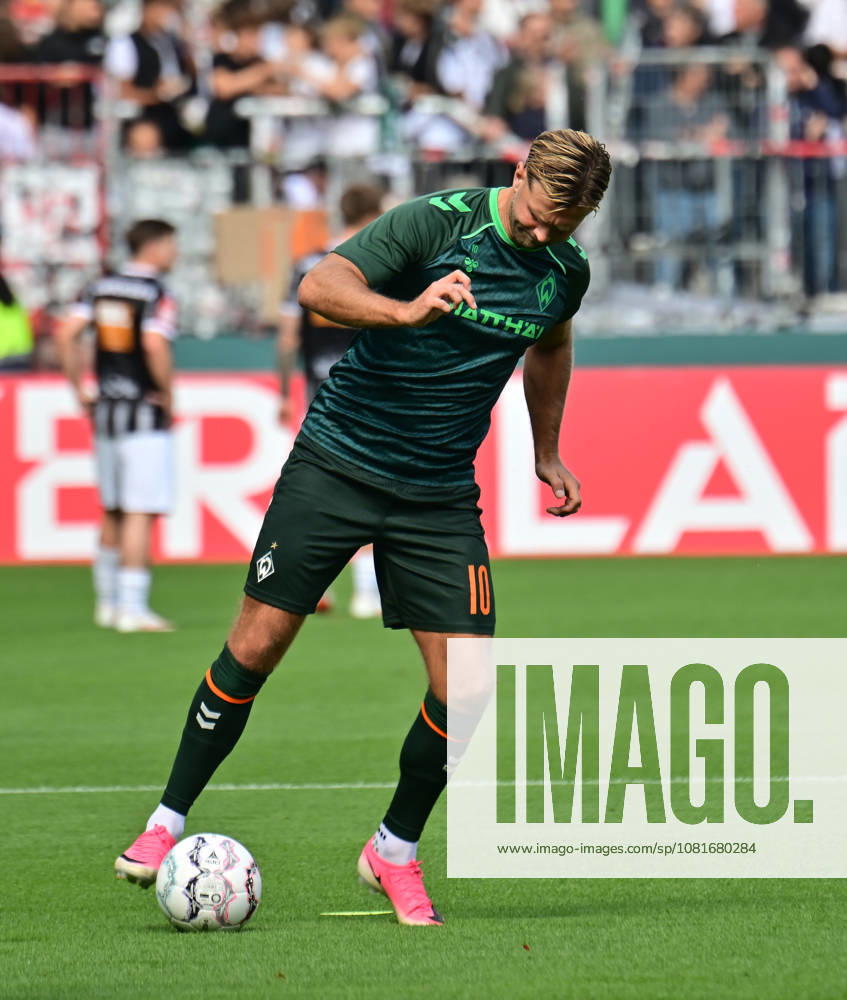 GER Soccer, Men, DFB Cup, 1st Round, 2026–2027 Season, Hamburg, Lüneburger SK vs. Werder Bremen, Niclas Füllkrug (Werder 10) warming up. DFB and DFL regulations prohibit any use of photographs as image sequences and or quasi-video. Hamburg Millerntorstadion, Hamburg, Germany