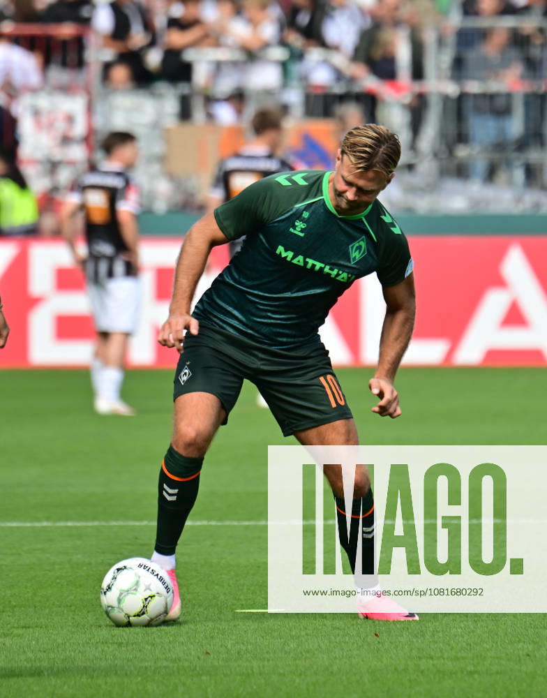 GER Soccer, Men, DFB Cup, 1st Round, 2026–2027 Season, Hamburg, Lüneburger SK vs. Werder Bremen, Niclas Füllkrug (Werder 10) warming up. DFB and DFL regulations prohibit any use of photographs as image sequences and or quasi-video. Hamburg Millerntorstadion, Hamburg, Germany