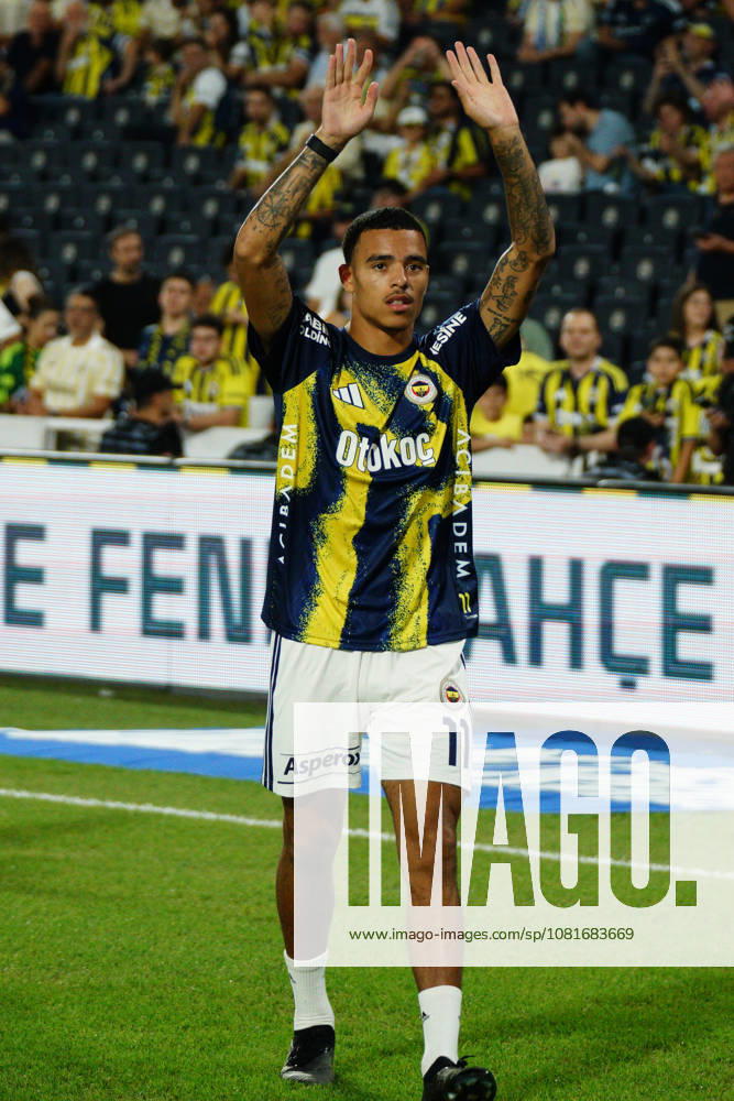 Mason Greenwood (C) of Fenerbahce greets the fans before the Turkish Super League 2026 27 match between Fenerbahce and Konyaspor at the Chobani Stadium, Fenerbahce Sukru Saracoglu Sports Complex in Istanbul, Turkey, on August 22, 2026. Kadikoy Turkey - ZUMAu194 20260822_zip_u194_002