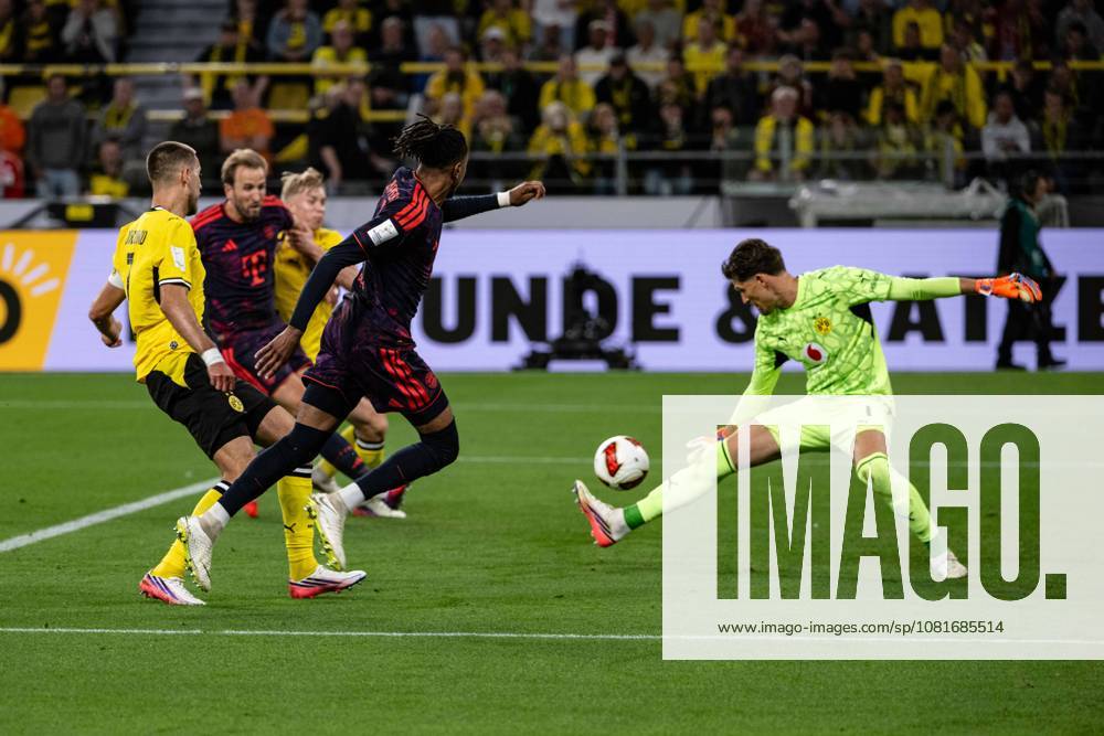 Goal to make it 0–2 by Michael Olise, 17, FC Bayern Munich; Borussia Dortmund vs. FC Bayern Munich; Soccer; Franz Beckenbauer Super Cup; August 22, 2026. DFB regulations prohibit any use of photographs as image sequences and or quasi-video. Dortmund, North Rhine-Westphalia, Germany