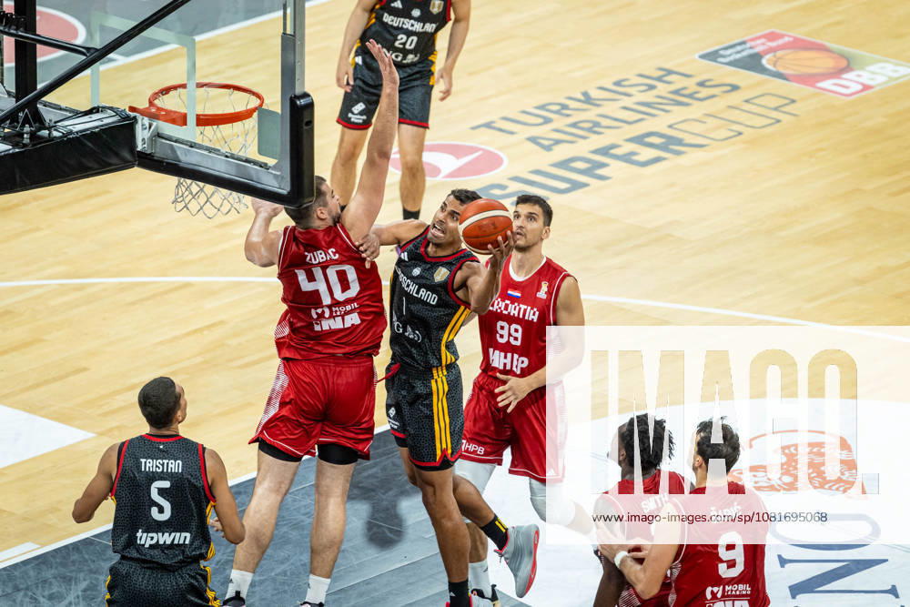 Turkish Airlines Super Cup 2026 Final Germany (GER) vs. Croatia (CRO) Oscar da Silva (Germany, No. 01), Ivica Zubac (Croatia, No. 40), Toni Nakic (Croatia, No. 99)