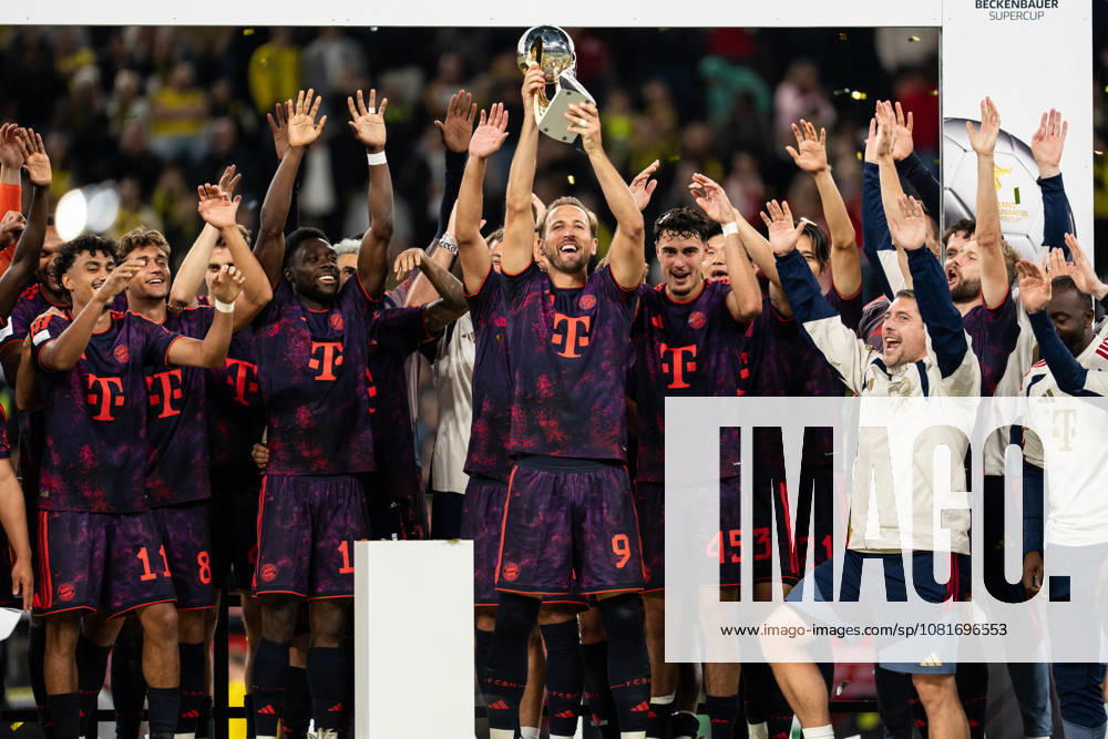 GER Germany, Soccer, 2026–2027 Season, Franz Beckenbauer Super Cup: Borussia Dortmund vs. FC Bayern Munich, Franz Beckenbauer Super Cup Winner 2026, FC Bayern Munich, Winner s Photo, Harry Kane of FC Bayern Munich, No. 9 holds up the trophy at Signal Iduna Park in Dortmund, North Rhine-Westphalia (NRW), Germany
