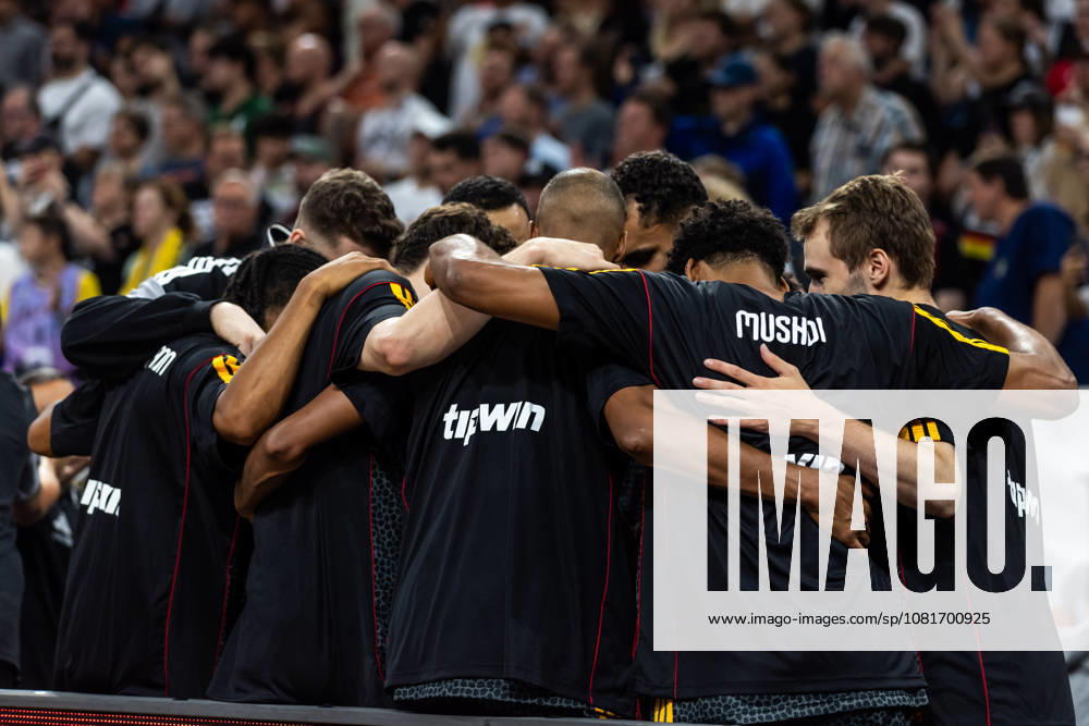 GER, 2026 Turkish Airlines Super Cup, Hamburg, Final, Germany vs. Croatia: Team Germany Stands United in Hamburg, Barclays Arena, Hamburg, Germany