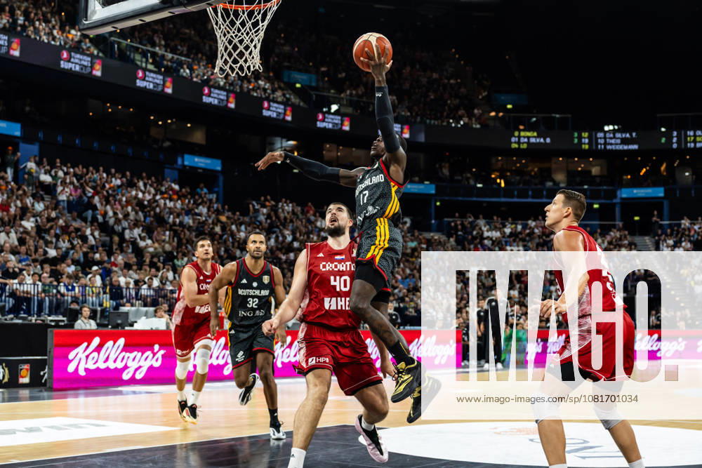 GER, Turkish Airlines Supercup 2026, Hamburg, Final, Germany vs. Croatia, Dennis Schroeder 17 (Germany), Ivica Zubac (Croatia), 40, Hamburg Barclays Arena, Hamburg, Germany