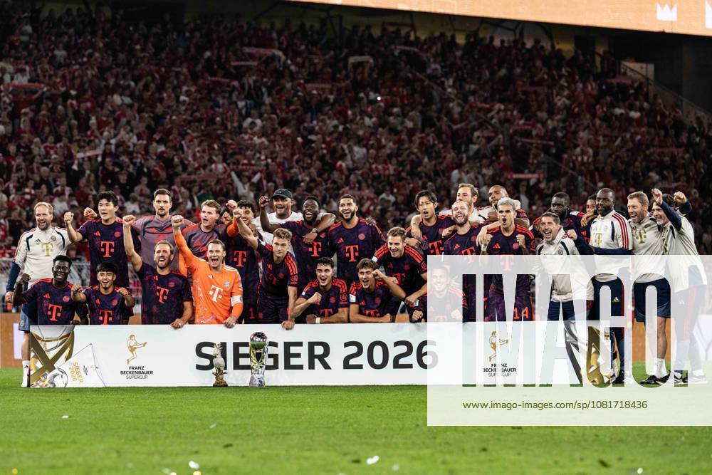 Winning photo of the Bayern Munich team with the trophy, Borussia Dortmund vs. FC Bayern Munich, soccer, Franz Beckenbauer Super Cup, August 22, 2026. DFB regulations prohibit any use of photographs as image sequences and or quasi-video. Dortmund, North Rhine-Westphalia, Germany
