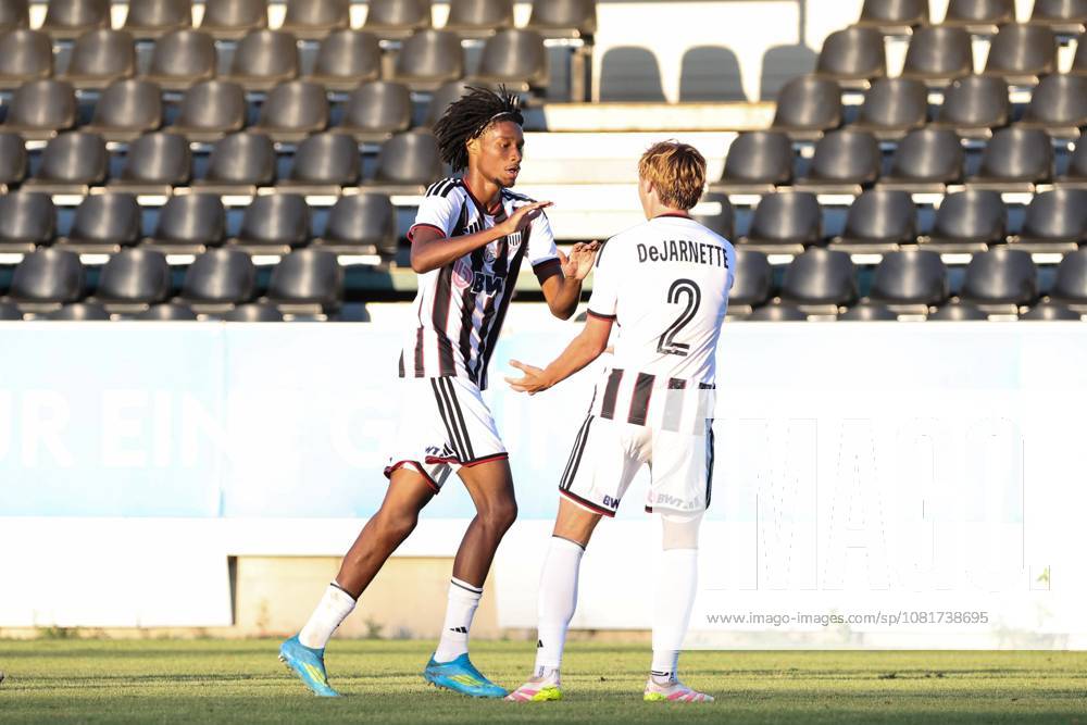 Pasching, AUT, LASK Amateurs, SPG LASK Amateurs vs. Upper Austria Amateurs, SV Oberbank Ried Amateurs, SV Ried Amateurs, Regionalliga Nord, Round 5, Soccer, Voestalpine Stadium Pasching, Upper Austria, pictured: celebration, goal, goal celebration, Nael Mamadou Lamine Kane and Kaden Bauer De Jarnette, LASK Amateurs, vs. SV Ried Amateurs,