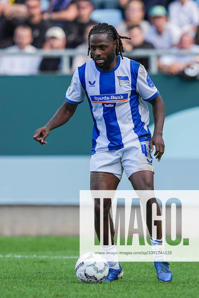 Soccer, DFB Cup, 1 FC Saarbrücken vs. Hertha BSC, 2026–2027 season, Ludwigspark Stadium, Deyovaisio Zeefuik, Hertha BSC, 42 DFB regulations prohibit any use of photographs as image sequences and or quasi-video