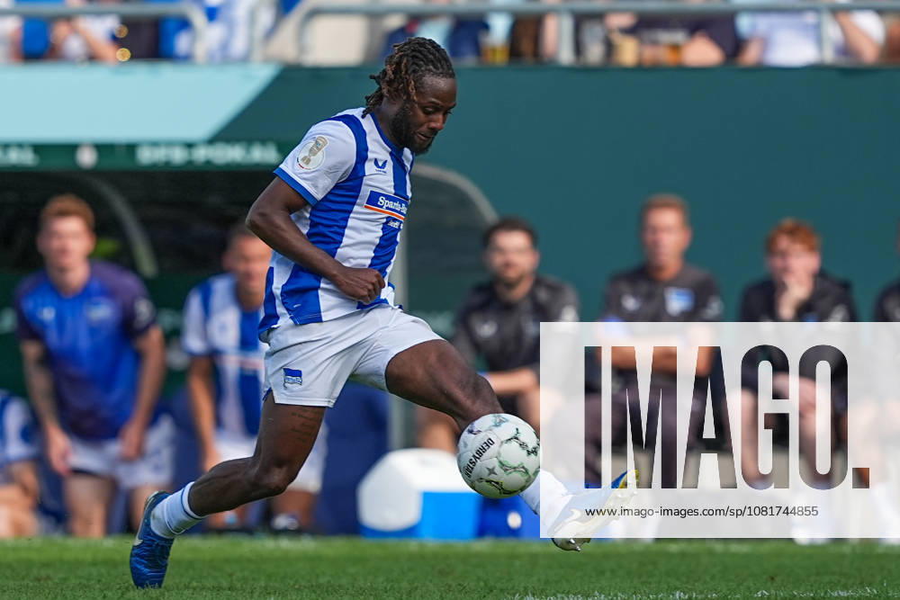Soccer, DFB Cup, 1. FC Saarbrücken vs. Hertha BSC, 2026–2027 season, Ludwigspark Stadium, Deyovaisio Zeefuik, Hertha BSC, 42 DFB regulations prohibit any use of photographs as image sequences and or quasi-video