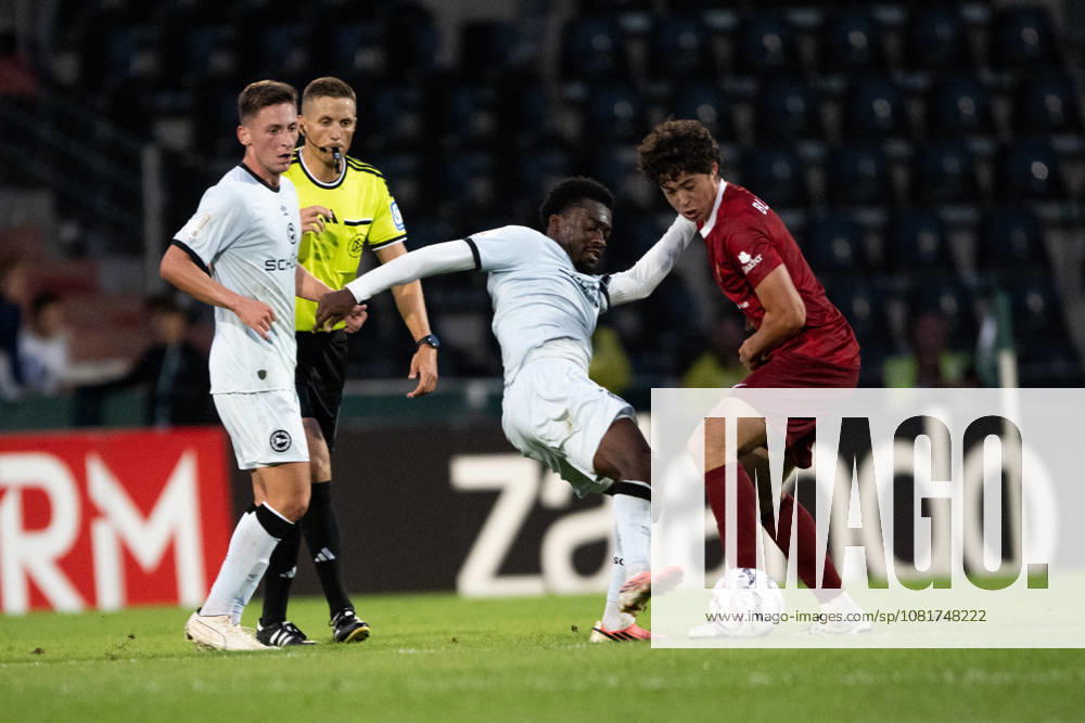 Benjamin Bediako Boakye, DSC Arminia Bielefeld, 27, left, and Franz Bleicher, SG Sonnenhof Grossaspach, 04, fierce tackle SG Sonnenhof Grossaspach vs. Arminia Bielefeld, soccer, GER, DFB Cup, 1st round, 2026–2027 season, August 22, 2026, Eibner Press Photo by Andreas Ulmer: SG Sonnenhof Grossaspach vs. Arminia Bielefeld, soccer, GER, DFB Cup, 1st round, 2026–2027 season, August 22, 2026, Aspach