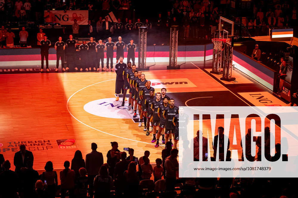 Basketball Hamburg, August 22, 2026, Turkish Airlines Supercup 2026 Final, Germany (GER) vs. Croatia (CRO), National Anthem, Barclays Arena, Hamburg, Sports Venue, David Krämer, Germany, No. 44 Kraemer Kramer, Johannes Thiemann, Germany, No. 32 Kostja Mushidi, Germany, No. 29 Malte Delow Germany, No. 20 Kay Patrick Bruhnke Germany, No. 19 Dennis Schröder (Schroeder) Germany, No. 17 Schröder (Schroder) Louis Olinde Germany, No. 16 Nelson Weidemann Germany, No. 11 Daniel Theis Germany, No. 10 Tristan Da Silva Germany, No. 05 Maodo Lo Germany, No. 04 Oscar da Silva Germany, No. 01 Isaac Bonga Germany, No. 00 Isaiah Hartenstein