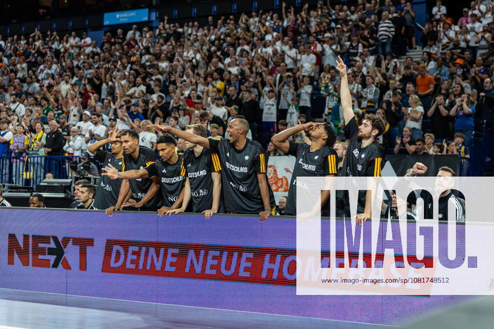 Basketball Hamburg, August 22, 2026, Turkish Airlines Super Cup 2026 Final: Germany (GER) vs. Croatia (CRO). Germany celebrates: Oscar da Silva (Germany), No. 01 Maodo Lo (Germany), No. 04 Malte Delow (Germany), No. 20 Louis Olinde (Germany), No. 16 Kostja Mushidi Germany, No. 29 Kay Patrick Bruhnke Germany, No. 19 Isaiah Hartenstein (from left to right)