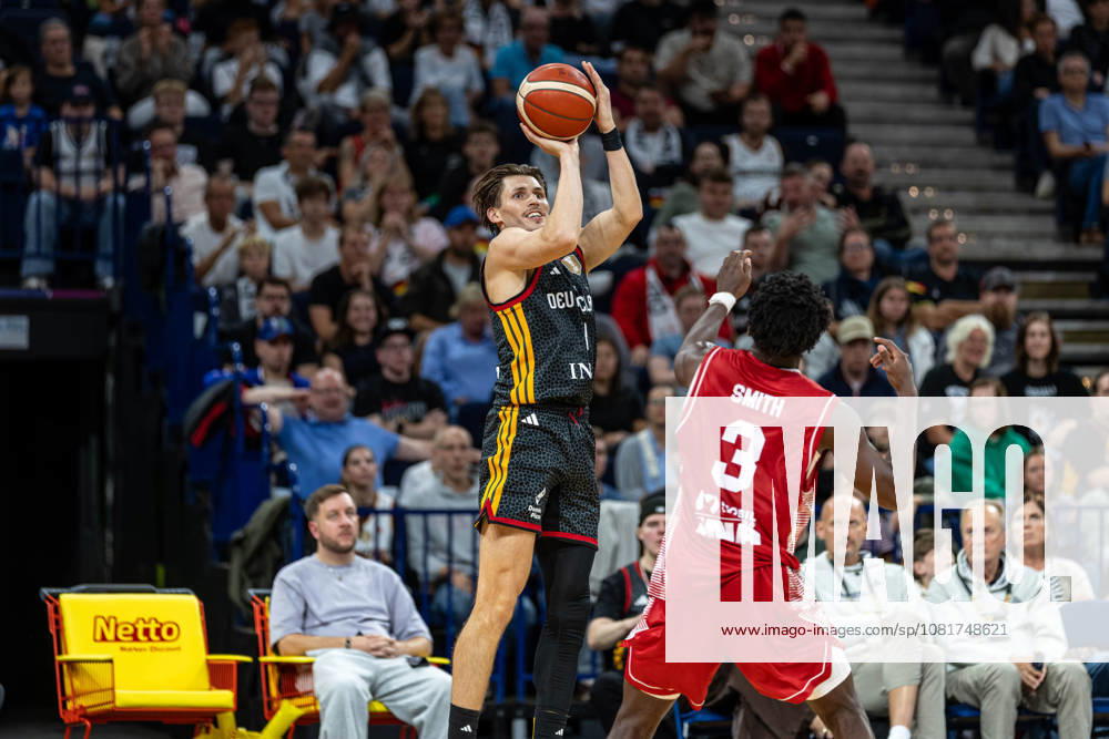 Turkish Airlines Supercup 2026 Final Germany (GER) vs. Croatia (CRO) David Krämer (Germany, No. 44) Kraemer Kramer Jaleen Smith (Croatia, No. 03)