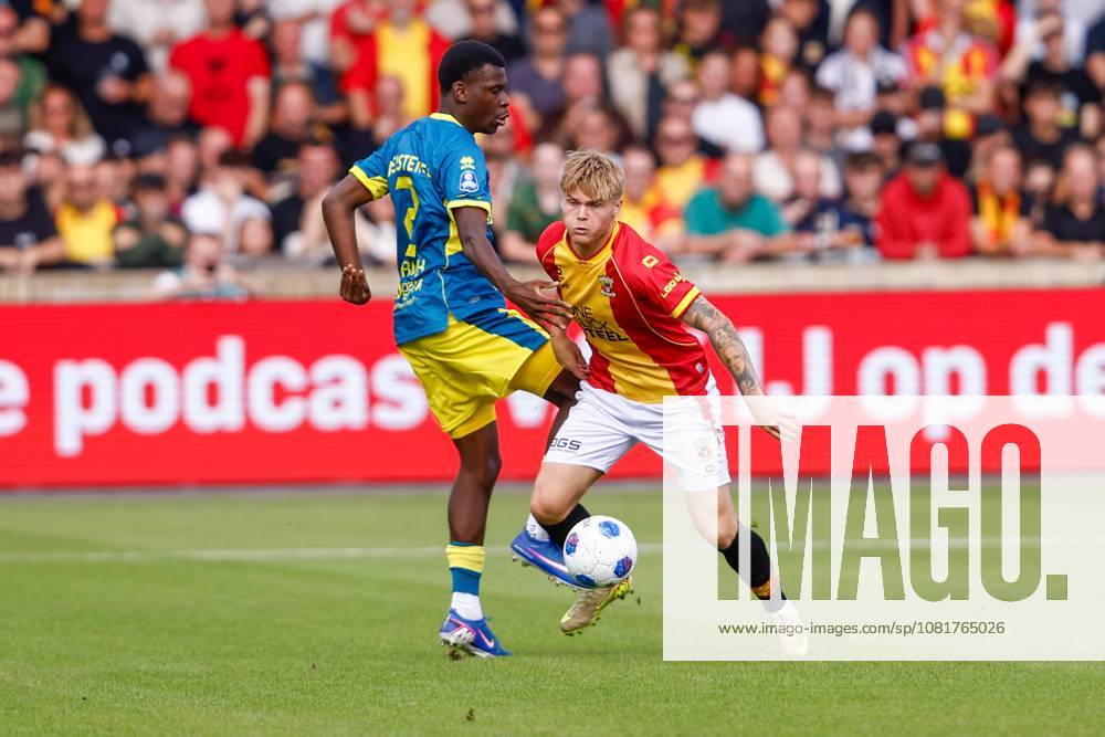 , Stadium De Adelaarshorst , season 2026 2027 , Dutch Eredivisie football . match between Go Ahead Eagles and ADO Den Haag, Picture shows ADO Den Haag player Othniel Raterink, Go Ahead Eagles player Erik Flataker Go Ahead Eagles - ADO x205968697x
