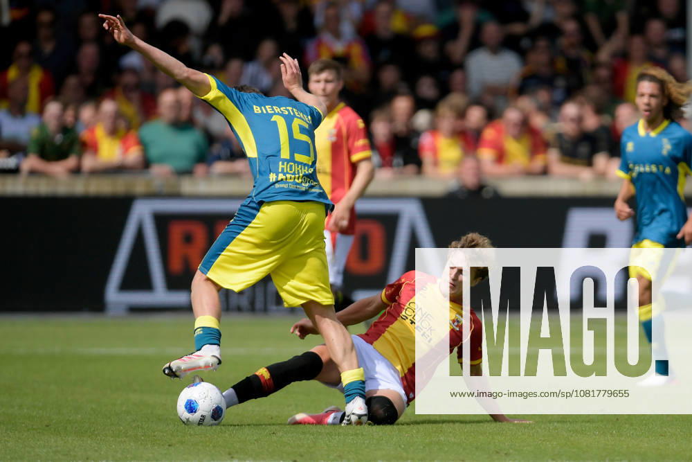 2026-08-23 Go Ahead Eagles v ADO Den Haag - VriendenLoterij Eredivisie DEVENTER, NETHERLANDS - AUGUST 23: (L-R) Milan Hokke of ADO Den Haag, Oskar Siira Sivertsen of Go Ahead Eagles. during the VriendenLoterij Eredivisie match between Go Ahead Eagles and ADO Den Haag at De Adelaarshorst on August 23, 2026 in Deventer, Netherlands. Deventer De Adelaarshorst Netherlands Content not available for redistribution in The Netherlands directly or indirectly through any third parties.