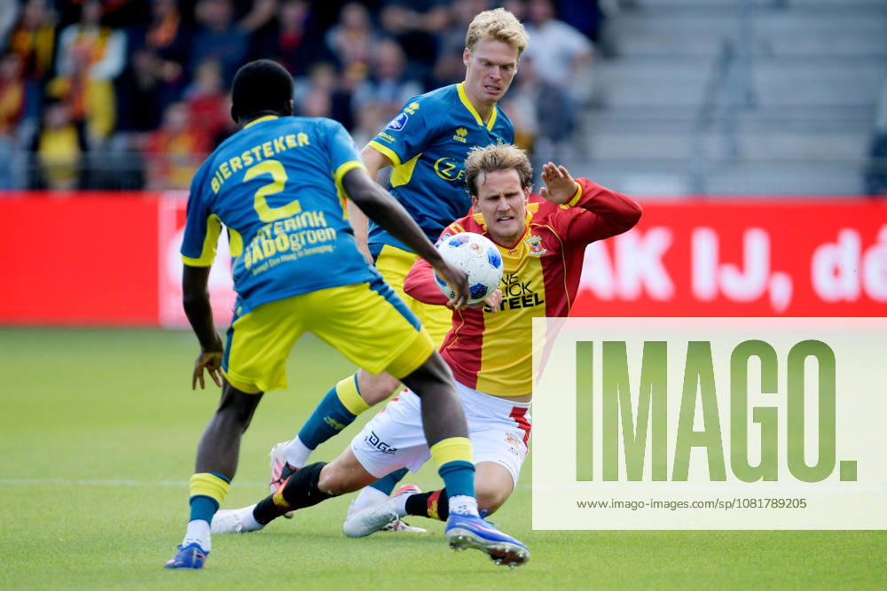 2026-08-23 Go Ahead Eagles v ADO Den Haag - VriendenLoterij Eredivisie DEVENTER, NETHERLANDS - AUGUST 23: (L-R) Othniel Raterink van ADO Den Haag, Melle Meulensteen of Go Ahead Eagles, Jan Zamburek of ADO Den Haag during the VriendenLoterij Eredivisie match between Go Ahead Eagles and ADO Den Haag at De Adelaarshorst on August 23, 2026 in Deventer, Netherlands. Deventer De Adelaarshorst Netherlands Content not available for redistribution in The Netherlands directly or indirectly through any third parties.