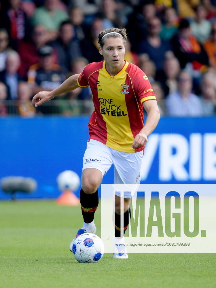 2026-08-23 Go Ahead Eagles v ADO Den Haag - VriendenLoterij Eredivisie DEVENTER, NETHERLANDS - AUGUST 23: Evert Linthorst of Go Ahead Eagles during the VriendenLoterij Eredivisie match between Go Ahead Eagles and ADO Den Haag at De Adelaarshorst on August 23, 2026 in Deventer, Netherlands. Deventer De Adelaarshorst Netherlands Content not available for redistribution in The Netherlands directly or indirectly through any third parties.