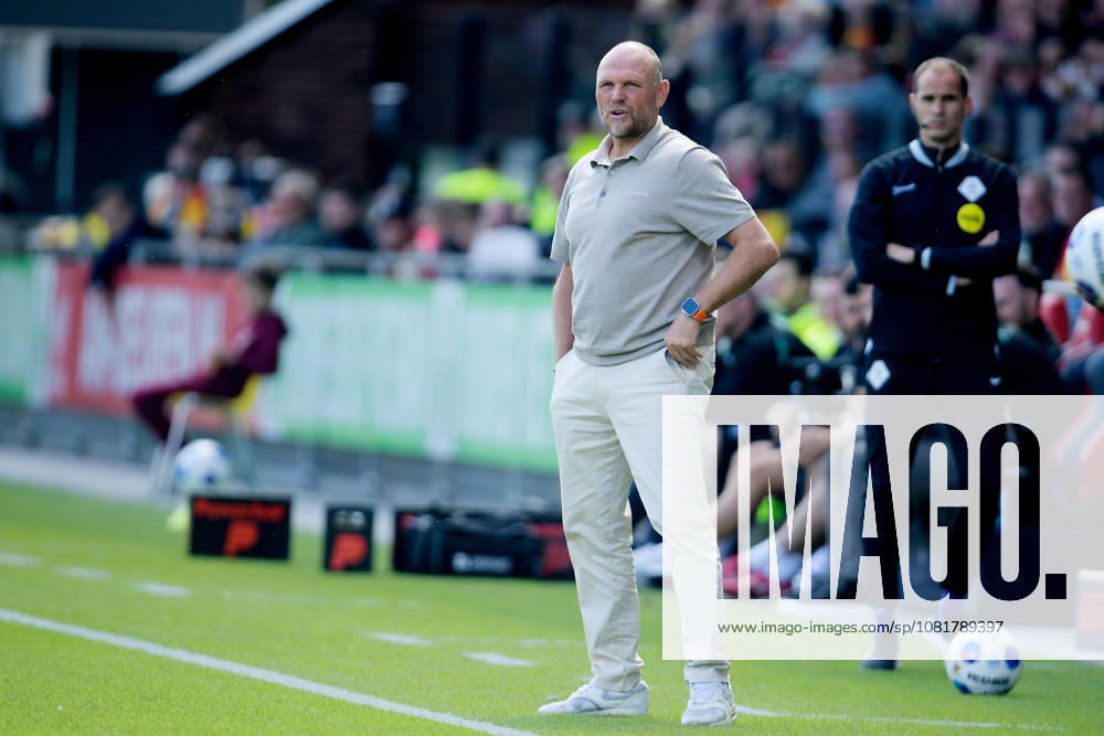 2026-08-23 Go Ahead Eagles v ADO Den Haag - VriendenLoterij Eredivisie DEVENTER, NETHERLANDS - AUGUST 23: coach Joseph Oosting of Go Ahead Eagles during the VriendenLoterij Eredivisie match between Go Ahead Eagles and ADO Den Haag at De Adelaarshorst on August 23, 2026 in Deventer, Netherlands. Deventer De Adelaarshorst Netherlands Content not available for redistribution in The Netherlands directly or indirectly through any third parties.
