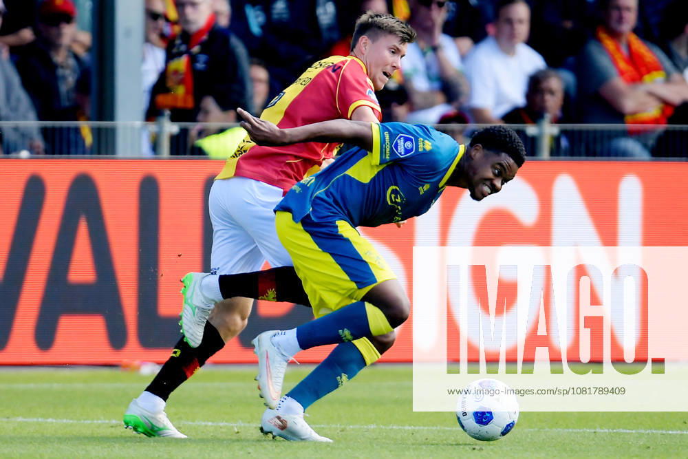 2026-08-23 Go Ahead Eagles v ADO Den Haag - VriendenLoterij Eredivisie DEVENTER, NETHERLANDS - AUGUST 23: (L-R) Alfons Sampsted of Go Ahead Eagles, Sekou Sylla of ADO Den Haag during the VriendenLoterij Eredivisie match between Go Ahead Eagles and ADO Den Haag at De Adelaarshorst on August 23, 2026 in Deventer, Netherlands. Deventer De Adelaarshorst Netherlands Content not available for redistribution in The Netherlands directly or indirectly through any third parties.